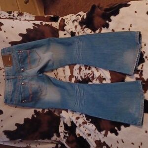 DOLLHOUSE JEANS, WOMENS SIZE 5.
